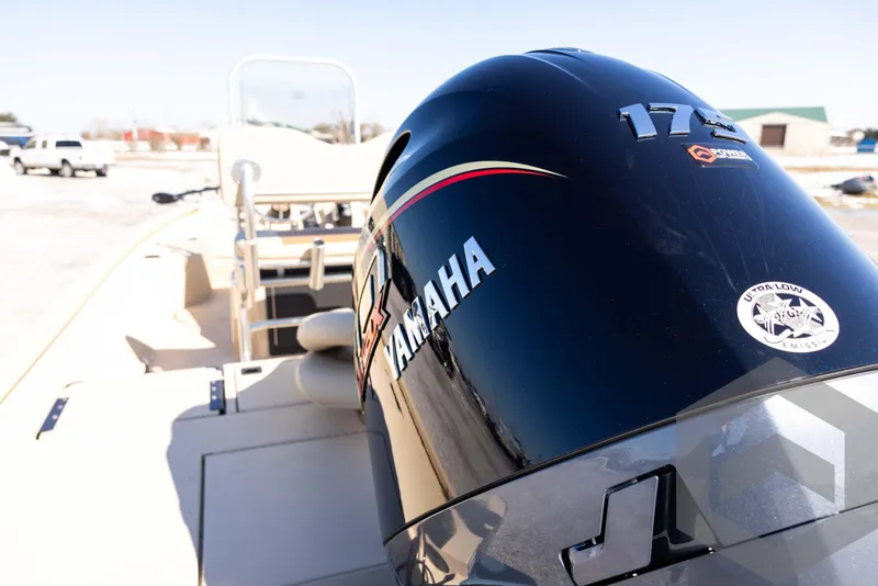 Slide: The Image of 2025 G3 Bay 21 GX boat with Yamaha 175 engine, outdoor setting. - 17