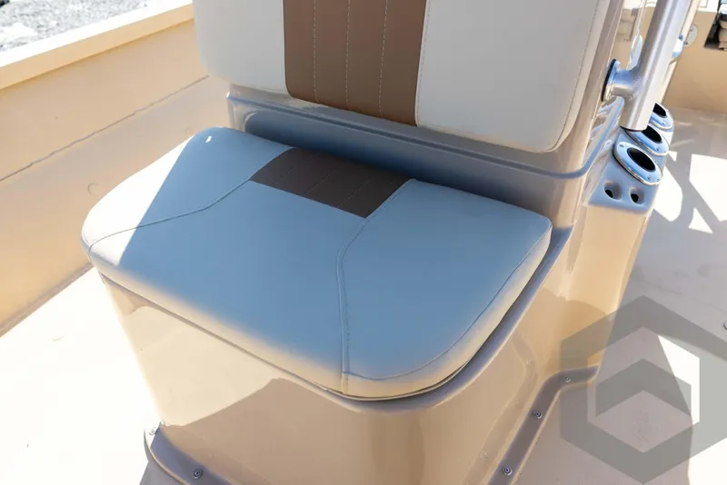 Slide: The Image of 2025 G3 Bay 21 GX boat seat with beige and brown upholstery. - 40