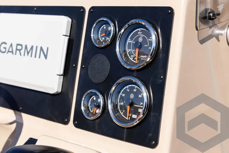 Slide: The Image of Dashboard of 2025 G3 Bay 21 GX boat with Garmin display and gauges. - 44