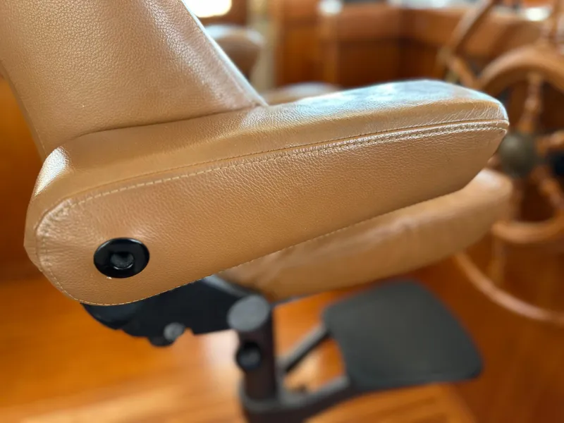 Slide: The Image of Kadey-Krogen 48 Whaleback 1997 - 62