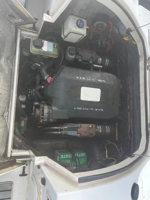 Slide: The Image of Engine compartment of 2003 Seaswirl Striper 2601 Walkaround I/O with Volvo Penta engine. - 18