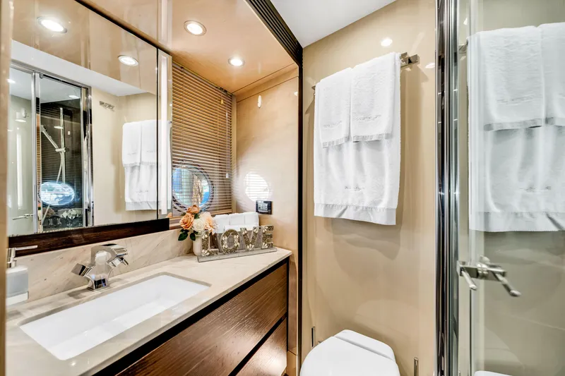 Slide: The Image of Azimut Fly 72 2016 - 51