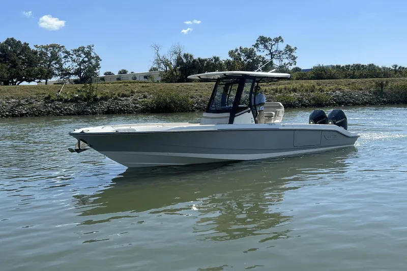 Slide: The Image of Boston Whaler 280 Dauntless 2025 - 24
