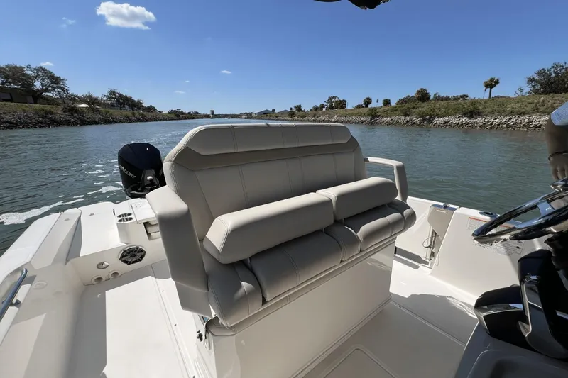 Slide: The Image of Boston Whaler 280 Dauntless 2025 - 56