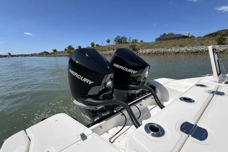 Slide: The Image of Boston Whaler 280 Dauntless 2025 - 69