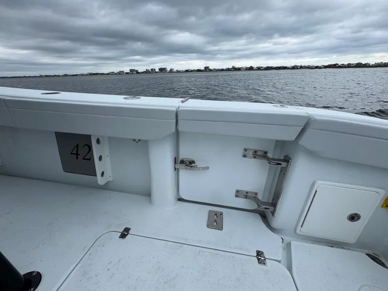 Slide: The Image of Yellowfin 42 Offshore 2023 - 52