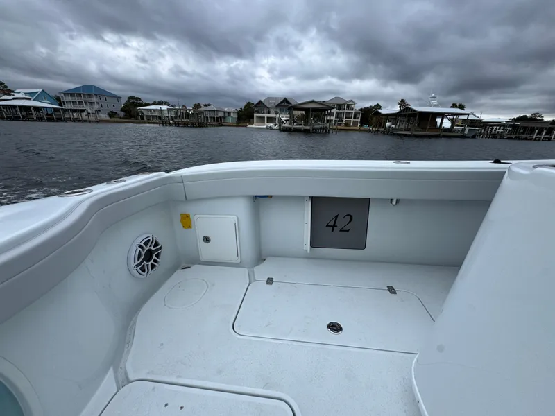 Slide: The Image of Yellowfin 42 Offshore 2023 - 53