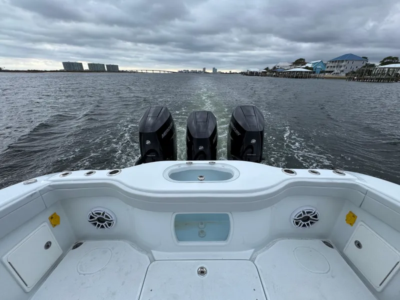 Slide: The Image of Yellowfin 42 Offshore 2023 - 54