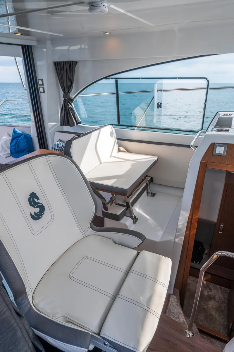Slide: The Image of Beneteau Antares 11 Fly 2025 - 54