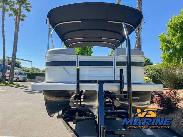 Slide: The Image of 2024 Bennington 22 SSR pontoon boat on trailer at VS Marine Boating Center. - 5