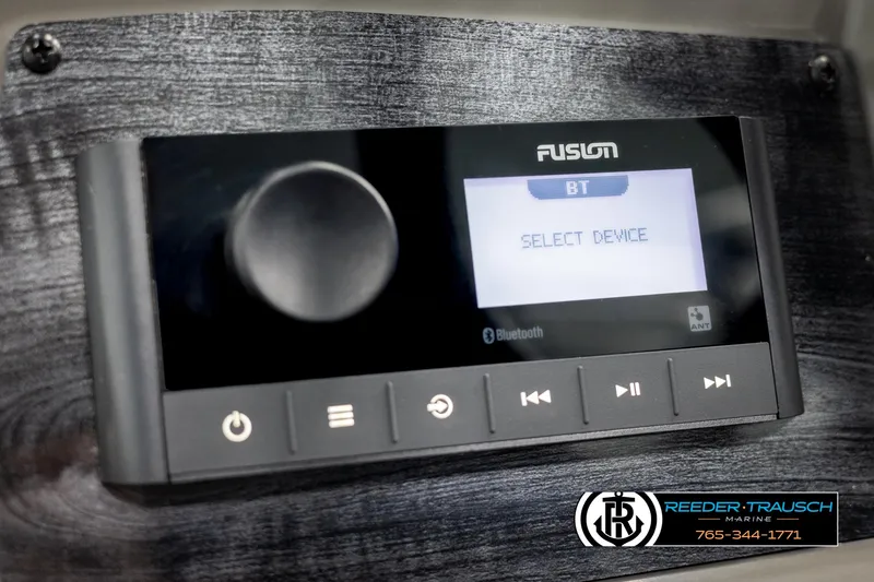 Slide: The Image of Bluetooth audio system in 2025 Avalon VEN CR boat, featuring device selection screen. - 25