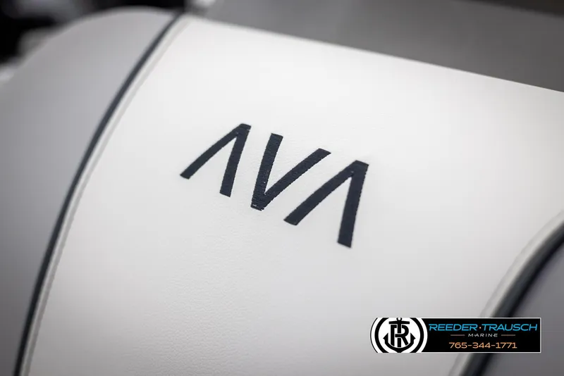 Slide: The Image of 2025 Avalon VEN CR logo on white surface, Reeder-Trausch Marine branding visible. - 31