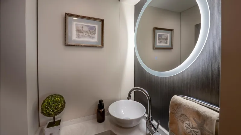 Slide: The Image of Stephens Brothers Expedition 1975 - 87