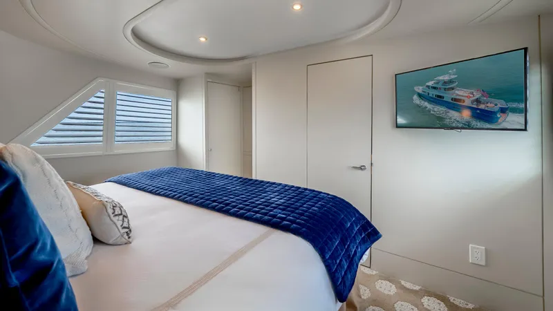 Slide: The Image of Stephens Brothers Expedition 1975 - 90