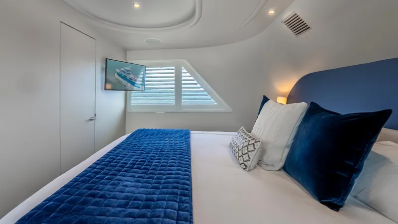 Slide: The Image of Stephens Brothers Expedition 1975 - 91