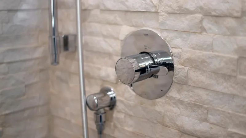 Slide: The Image of Stephens Brothers Expedition 1975 - 96