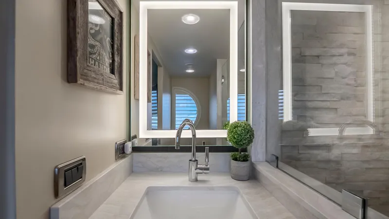 Slide: The Image of Stephens Brothers Expedition 1975 - 97