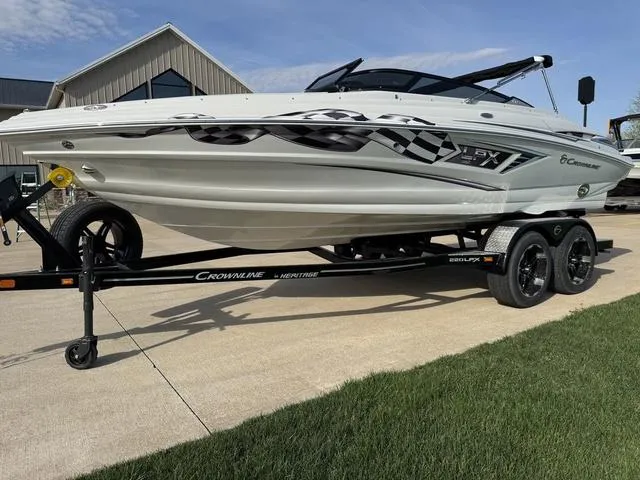Slide: The Image of Crownline Boats 220 SS LPX 2025 - 7