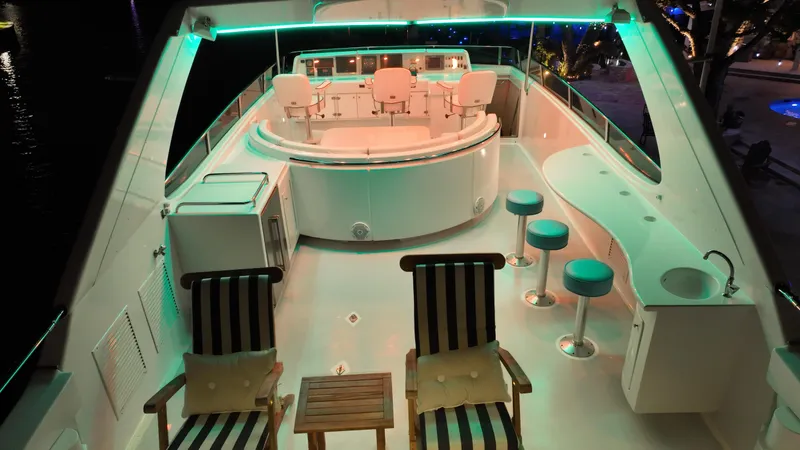 Slide: The Image of Lazzara Yachts 76 Lazzara motor yacht 1994 - 114