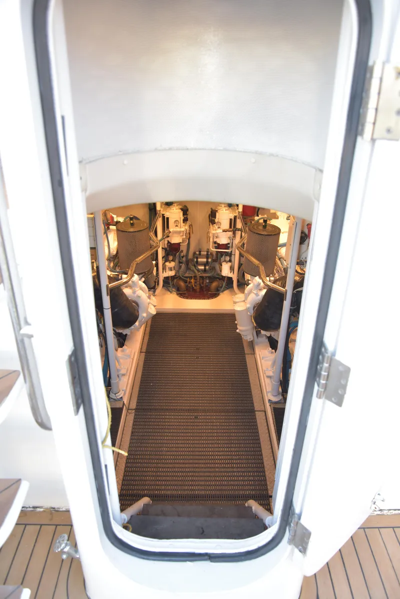 Slide: The Image of Lazzara Yachts 76 Lazzara motor yacht 1994 - 117