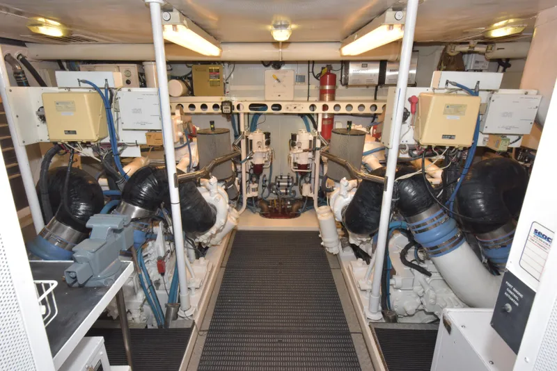 Slide: The Image of Lazzara Yachts 76 Lazzara motor yacht 1994 - 120