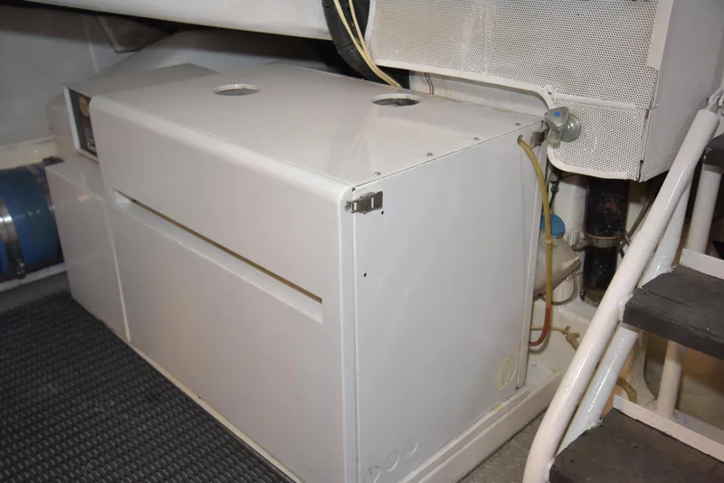 Slide: The Image of Lazzara Yachts 76 Lazzara motor yacht 1994 - 129