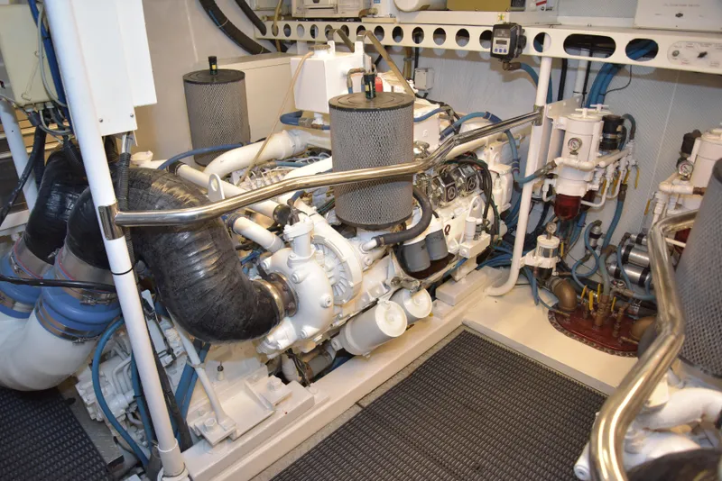 Slide: The Image of Lazzara Yachts 76 Lazzara motor yacht 1994 - 131