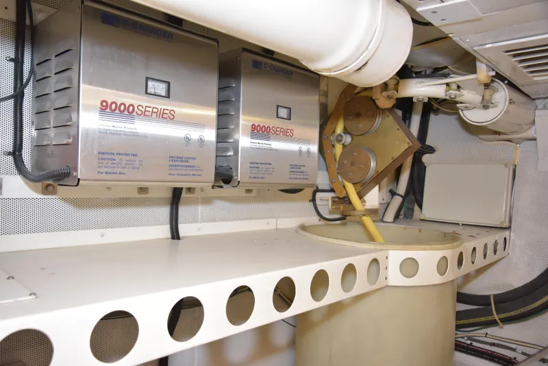 Slide: The Image of Lazzara Yachts 76 Lazzara motor yacht 1994 - 134