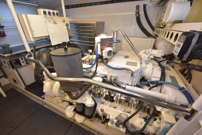 Slide: The Image of Lazzara Yachts 76 Lazzara motor yacht 1994 - 139