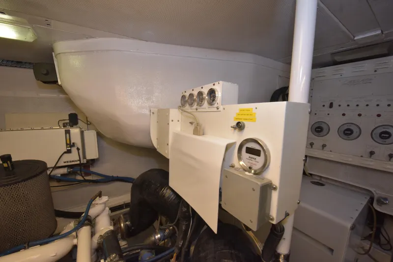 Slide: The Image of Lazzara Yachts 76 Lazzara motor yacht 1994 - 141