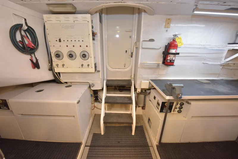 Slide: The Image of Lazzara Yachts 76 Lazzara motor yacht 1994 - 142