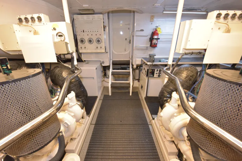 Slide: The Image of Lazzara Yachts 76 Lazzara motor yacht 1994 - 143