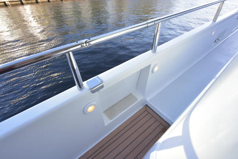 Slide: The Image of Lazzara Yachts 76 Lazzara motor yacht 1994 - 15