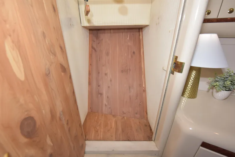 Slide: The Image of Lazzara Yachts 76 Lazzara motor yacht 1994 - 70