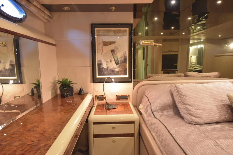 Slide: The Image of Lazzara Yachts 76 Lazzara motor yacht 1994 - 82