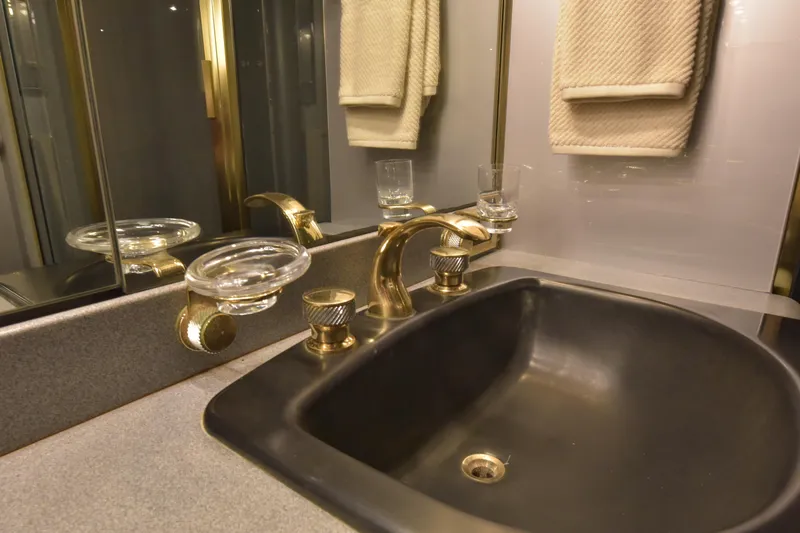 Slide: The Image of Lazzara Yachts 76 Lazzara motor yacht 1994 - 87