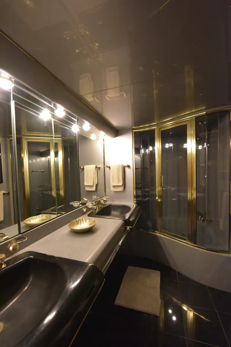 Slide: The Image of Lazzara Yachts Open bridge walk around 1994 - 85