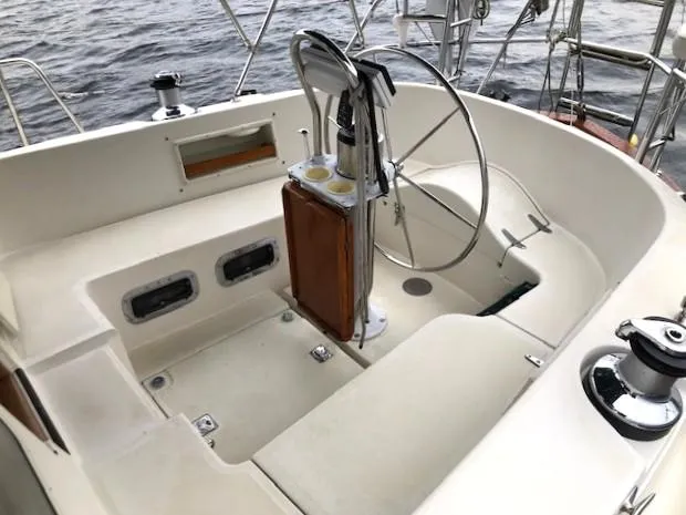 Slide: The Image of Cockpit port settee - helm - 14