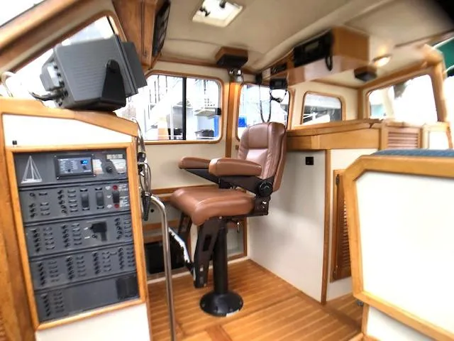 Slide: The Image of Pilothouse helm chair - 24