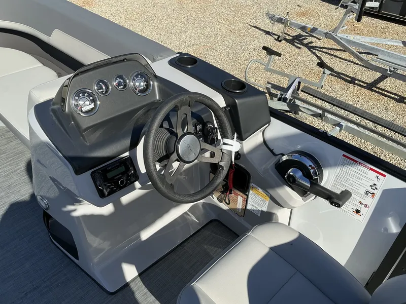 Slide: The Image of Lowe LS 170 2025 - 9