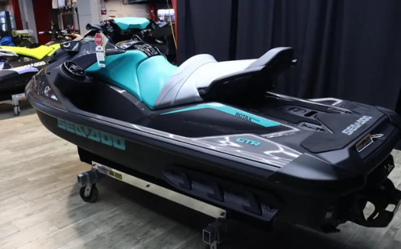 Slide: The Image of Sea-Doo GTX PRO 130 2025 - 3