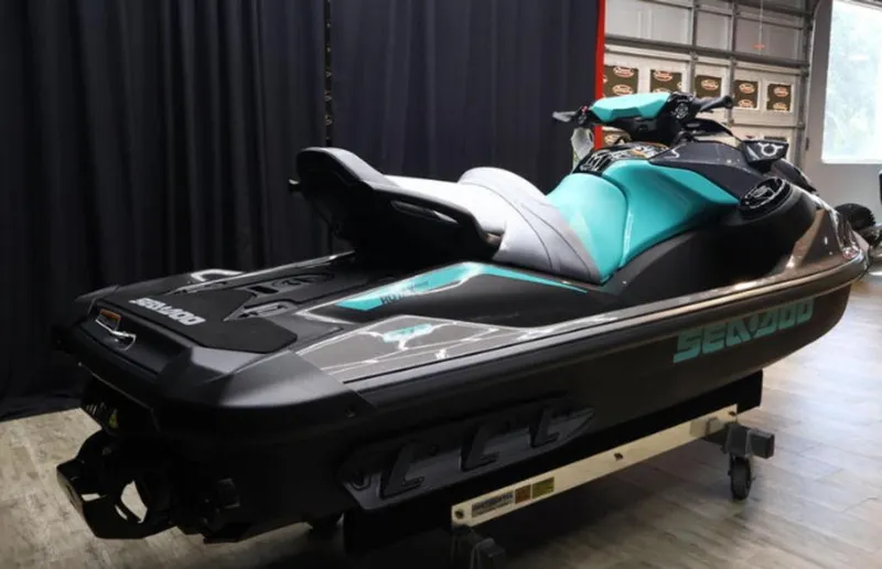 Slide: The Image of Sea-Doo GTX PRO 130 2025 - 4