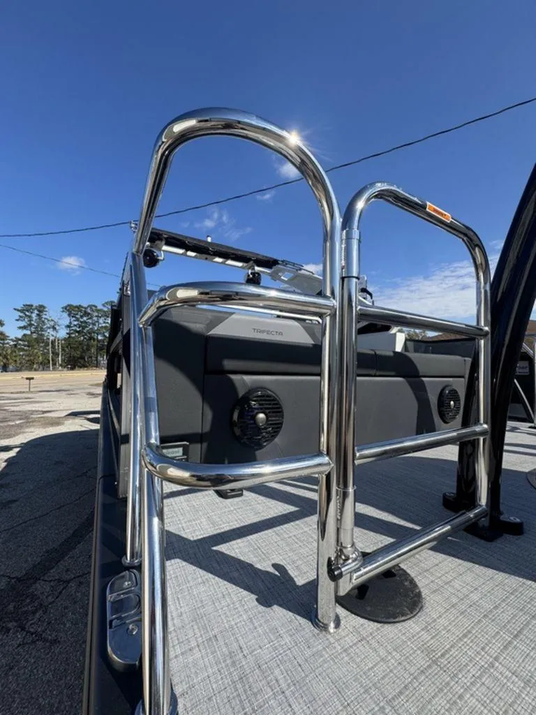 Slide: The Image of Trifecta 23UL DC SS 3.0 2025 - 13