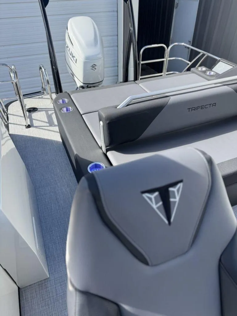 Slide: The Image of Trifecta 23UL DC SS 3.0 2025 - 19