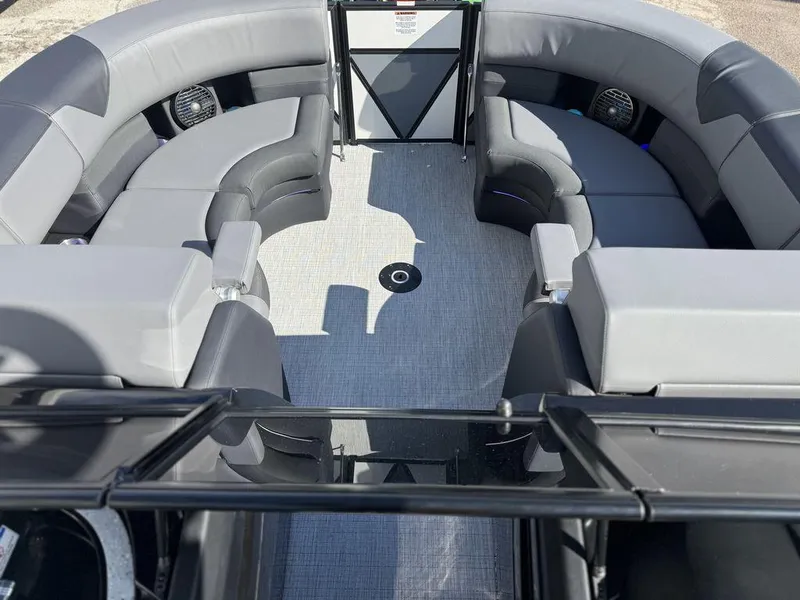 Slide: The Image of Trifecta 23UL DC SS 3.0 2025 - 31