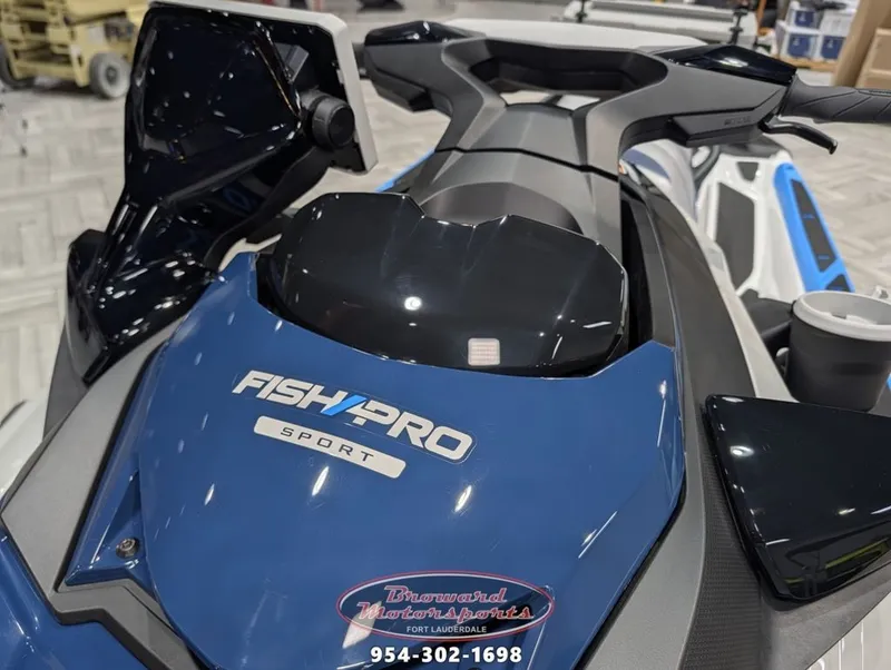 Slide: The Image of Sea-Doo FishPro Sport 170 2025 - 13