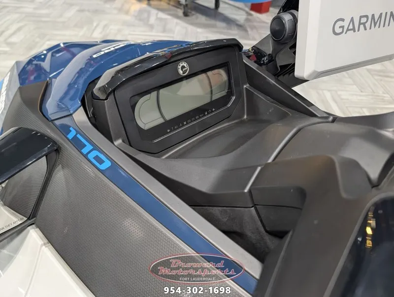 Slide: The Image of Sea-Doo FishPro Sport 170 2025 - 14