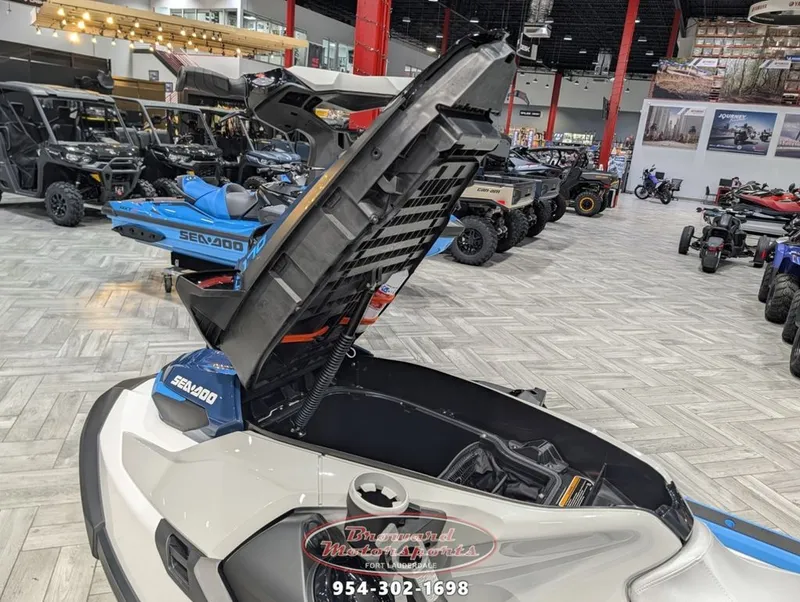 Slide: The Image of Sea-Doo FishPro Sport 170 2025 - 19