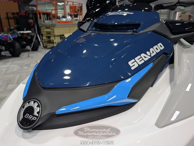 Slide: The Image of Sea-Doo FishPro Sport 170 2025 - 20