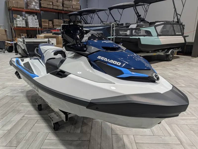Slide: The Image of Sea-Doo FishPro Sport 170 2025 - 27